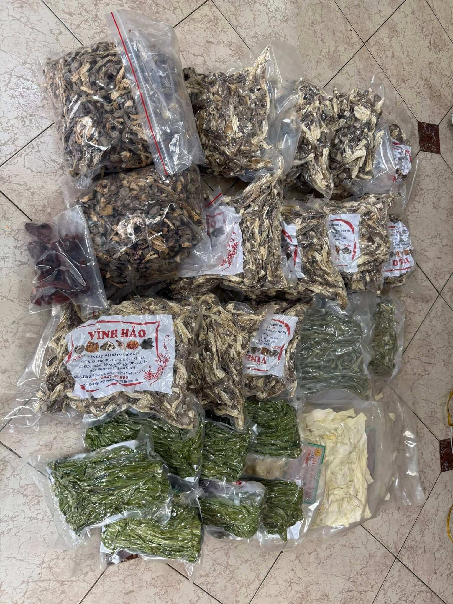 Đóng gói hút chân không đồ khô gửi đi Ba Lan miễn phí